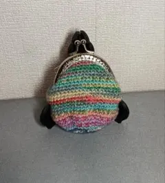 ハンドメイド　カラフルな編み物がま口型コインケース