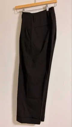 KAIKO スラックス ブラック クロップドパンツのサムネイル