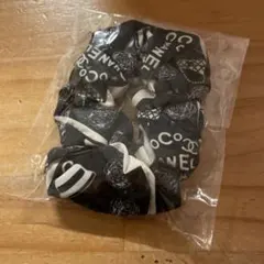 CHANEL ロゴ入りシュシュ ノベルティ