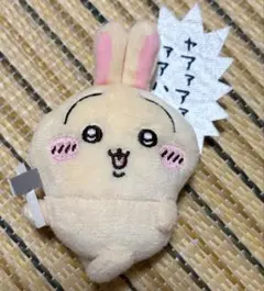 ちいかわ うさぎ うさぎだらけくじ E賞 ぬいぐるみバッジ トンカチ