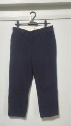 ネイビー チノパン