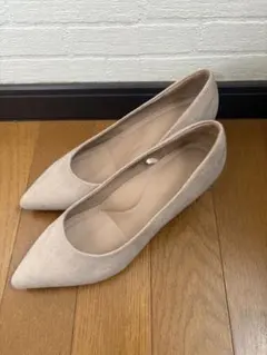 ベージュ ポインテッドトゥ 中ヒールパンプス