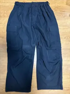ブラック カーゴパンツ ワイドシルエットのサムネイル