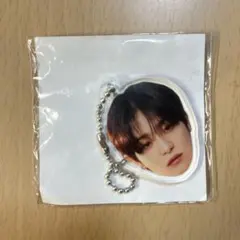 treasure ジフン　顔アクキー　カプセルトイ