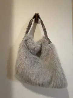 新品未使用　ライトグレー　ファーバック