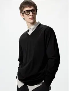ユニクロ メリノVネックセーター ブラック