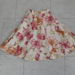 Rirandturu　フレアースカート　花柄のサムネイル