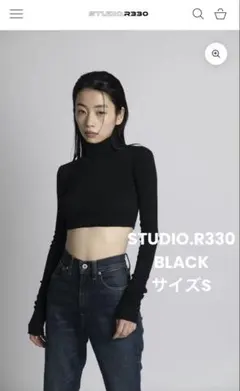 zoe タートルネック ノースリーブ クロップドトップス／ブラック