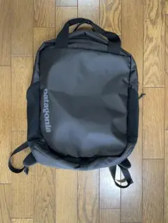 Patagoniaパタゴニア アトムトートパック 20L ブラックのサムネイル