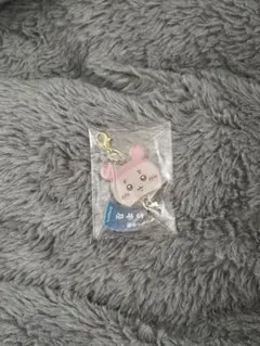 ちいかわもぐもぐ本舗小樽　古本屋　風鈴アクリルチャーム