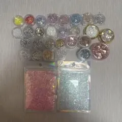 ネイルパーツセット 多種類のグリッターとホログラム