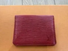 美品　ルイヴィトン　エピ　レザー二つ折りカードケース