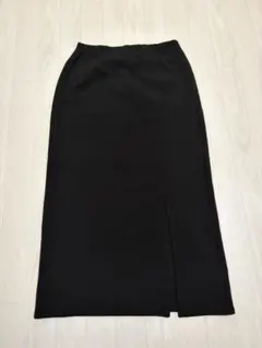 GU スリット入りロングスカート 黒