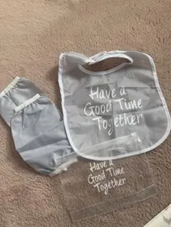 お出かけ用スタイ・袖 セット　未使用