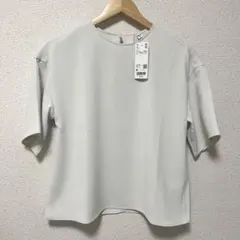 新品タグ付き UNIQLO ドレープ Tブラウス 半袖 Mサイズ