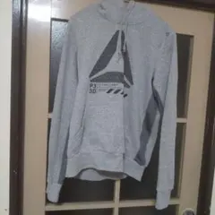 Reebok グレー フード付きトレーナーMサイズ相当
