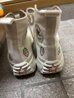 韓国CONVERSE チャックテイラー 刺繍厚底スニーカー