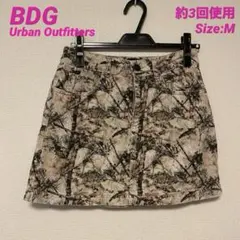 【約3回使用】BDG デニム ウッドツリー柄ミニスカート ピンクベージュMのサムネイル