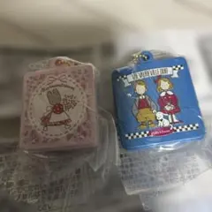 サンリオ クッキー缶チャーム　マロンクリームとザボードビルデュオ