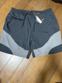 OAKLEY ショートパンツ ハーフパンツ 新品タグ付　8295円の品　今季購入のサムネイル