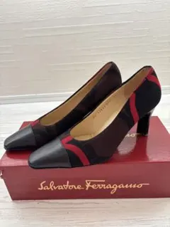 Salvatore Ferragamo パンプスのサムネイル