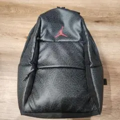 Jordan エレファントプリント リュック 裏地が赤でとてもおしゃれです。