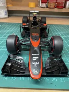 1/20 MP4-30 McLaren Honda エブロ完成品のサムネイル