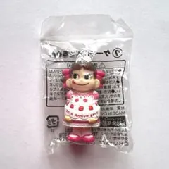 【未開封】ペコちゃん 不二家 70周年 ケーキ屋 ミニフィギュア キーホルダー