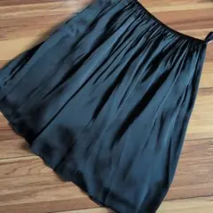 UNTITLED 膝丈プリーツスカート　ブラック