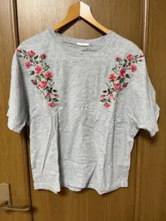 GU花柄刺繍 グレー 半袖TシャツSサイズ