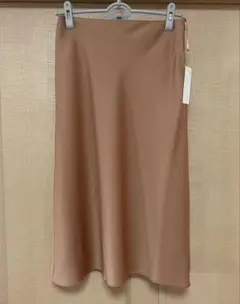 【新品タグ付き】UNIQLO ユニクロ サテンナローフレアスカート