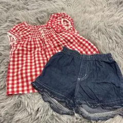 赤と白のチェック柄トップスとデニムショートパンツセット