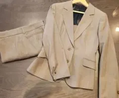 ジャケット サイズ M パンツ サイズ M ベージュ ダブルボタン パンツスーツ