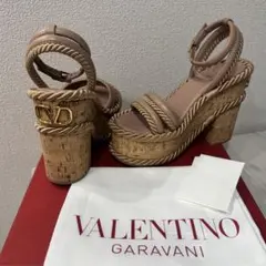 valentino ヴァレンティノ　厚底サンダル　35のサムネイル