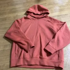 フード付きパーカー