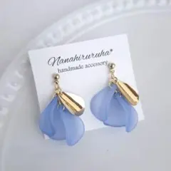 ブルー　クリア　花びら　ひらひら　ゴールド　シンプル　ピアス　イヤリング