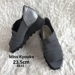 MISS KYOUKO 4E 外反母趾 定価 1.8万 軽量　メッシュサンダルのサムネイル