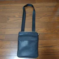 ZARA ザラ ダブルジップ ショルダーバッグ バッグ サコッシュのサムネイル