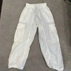 ホワイト カーゴパンツ Sサイズ（140）