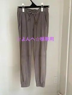 ZARAグレージョガーパンツ、スウェード調