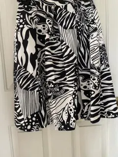 美品　PRIDE フレアスカート 白黒柄　38