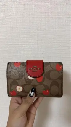 COACH 二つ折り財布 アップルプリント レッドのサムネイル