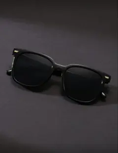 ブラック スクエア サングラス