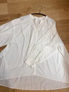emmI atelier ホワイト 長袖 ブラウス オーバーサイズのサムネイル