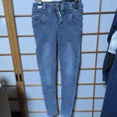 Item thumbnail for item 4680249d-a5d3-410e-b68b-9e5d4044239c