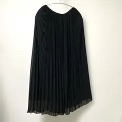 木・日曜発送可能　　H&M ロングプリーツスカート　ブラックのサムネイル