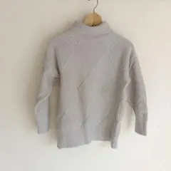 【ほぼ未使用】ダイヤモンドパターン タートルネックニット　グレー