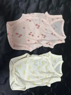 ユニクロ　UNIQLO ボディスーツ　ノースリーブ　肌着　【60】