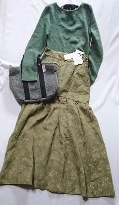 新品タグ【リリーブラウン】人気☆ジャガードフラワー総柄デザインスカート★花フレア