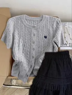 ハート刺繍 ケーブル編み 半袖カーディガン グレーのサムネイル